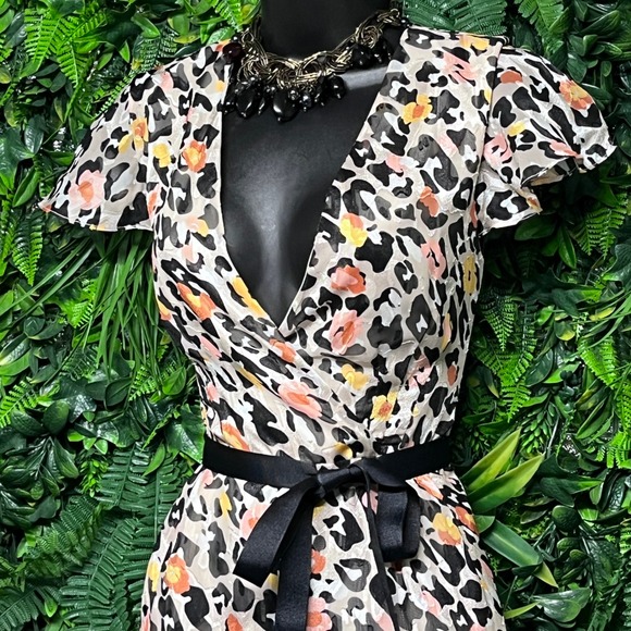 Hutch Romper Shorts Size 8 Tan Leopard‎ Print Jumpsuit Short Sleeve Belted 3288 - Picture 7 of 9